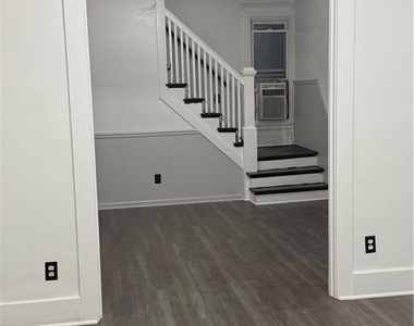 2014 W Green Street - Photo Thumbnail 3
