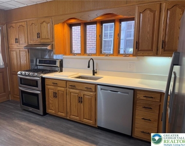 2014 W Green Street - Photo Thumbnail 4