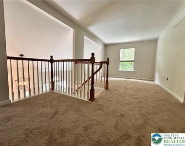 1537 Cambridge Drive - Photo Thumbnail 9