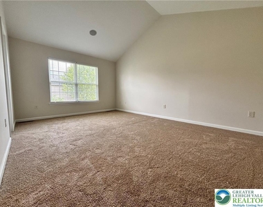1537 Cambridge Drive - Photo Thumbnail 15