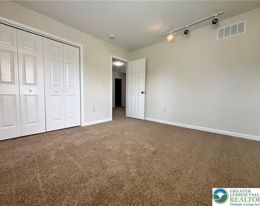 1537 Cambridge Drive - Photo Thumbnail 17