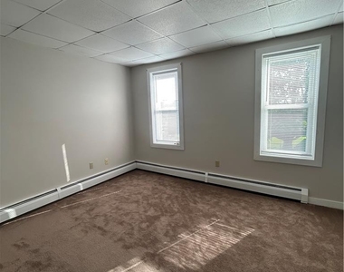 431 Maple Street - Photo Thumbnail 8