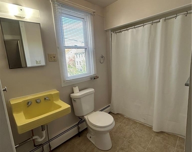 431 Maple Street - Photo Thumbnail 7