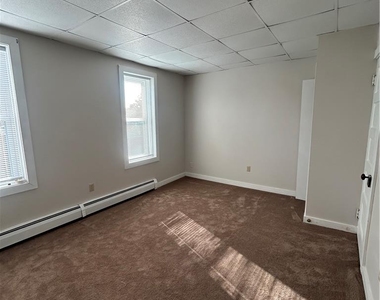 431 Maple Street - Photo Thumbnail 9
