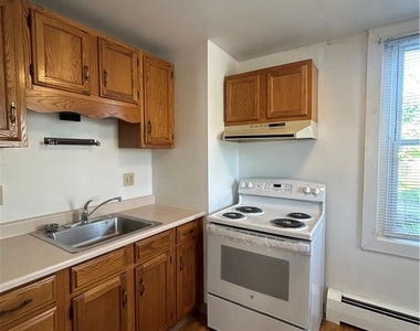 431 Maple Street - Photo Thumbnail 6