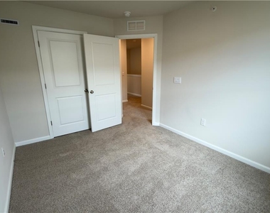 8204 Alexander Court - Photo Thumbnail 24
