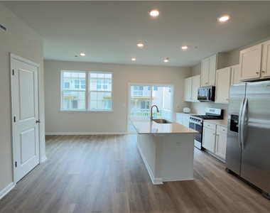 8204 Alexander Court - Photo Thumbnail 8