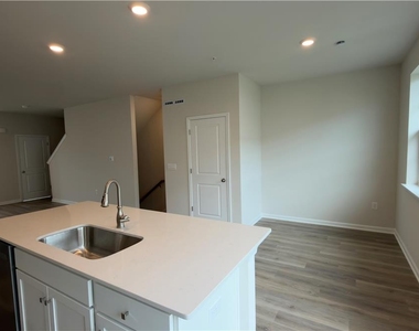 8204 Alexander Court - Photo Thumbnail 7