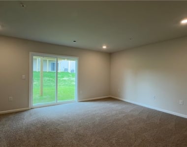8204 Alexander Court - Photo Thumbnail 5