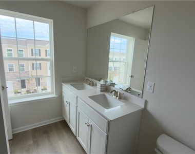 8204 Alexander Court - Photo Thumbnail 22