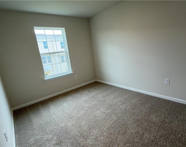 8204 Alexander Court - Photo Thumbnail 25