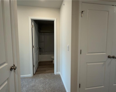 8204 Alexander Court - Photo Thumbnail 17