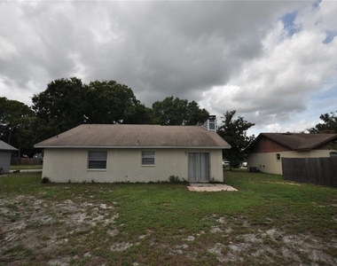 828 Cinnamon Drive E - Photo Thumbnail 17