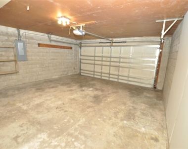 828 Cinnamon Drive E - Photo Thumbnail 14