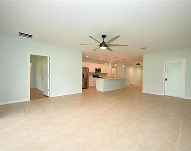 2028 Rosewood Circle - Photo Thumbnail 15