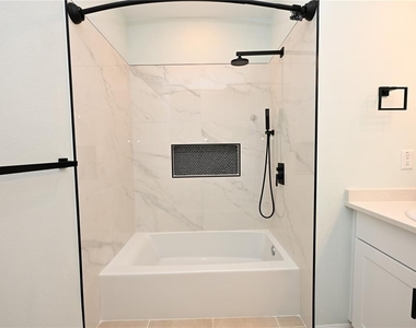 2028 Rosewood Circle - Photo Thumbnail 22