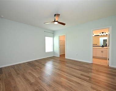 2028 Rosewood Circle - Photo Thumbnail 17