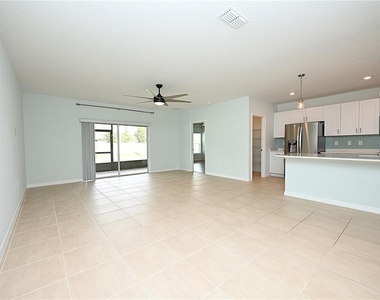 2028 Rosewood Circle - Photo Thumbnail 13