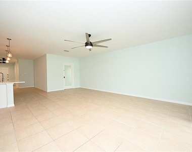 2028 Rosewood Circle - Photo Thumbnail 16