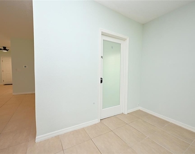 2028 Rosewood Circle - Photo Thumbnail 23