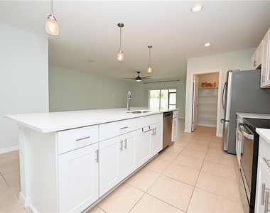 2028 Rosewood Circle - Photo Thumbnail 7