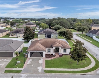 2000 Country Manor Street - Photo Thumbnail 1