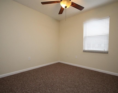 501 Sw 75th Street - Photo Thumbnail 10