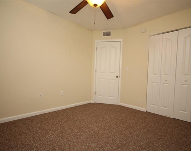 501 Sw 75th Street - Photo Thumbnail 11