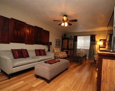 501 Sw 75th Street - Photo Thumbnail 1