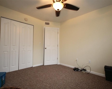 501 Sw 75th Street - Photo Thumbnail 9