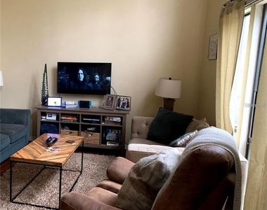 4312 Nw 29 Way - Photo Thumbnail 9