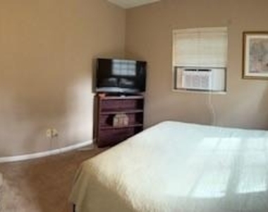 204 Sw 40th Terrace - Photo Thumbnail 1