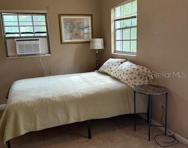 204 Sw 40th Terrace - Photo Thumbnail 3