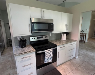 608 Marcus Street - Photo Thumbnail 11