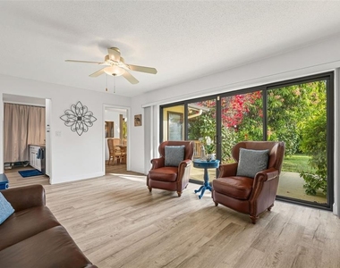 7215 Westmoreland Drive - Photo Thumbnail 8