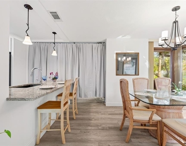 7215 Westmoreland Drive - Photo Thumbnail 19