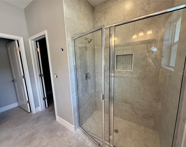 1412 Minneapolis Avenue - Photo Thumbnail 7