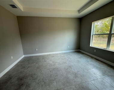 1412 Minneapolis Avenue - Photo Thumbnail 5