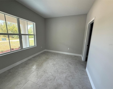1412 Minneapolis Avenue - Photo Thumbnail 11