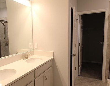 2922 Grand Kemerton Place - Photo Thumbnail 15