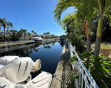 4727 Spinnaker Drive - Photo Thumbnail 38