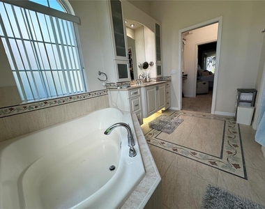 4727 Spinnaker Drive - Photo Thumbnail 26