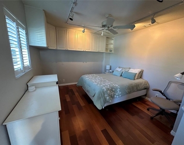 4727 Spinnaker Drive - Photo Thumbnail 18