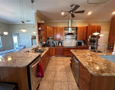 4727 Spinnaker Drive - Photo Thumbnail 8