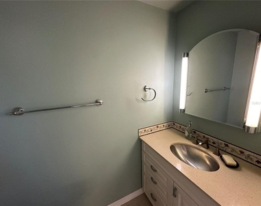 4727 Spinnaker Drive - Photo Thumbnail 24
