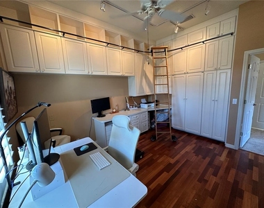 4727 Spinnaker Drive - Photo Thumbnail 12