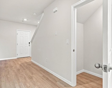 18112 Gander Terrace - Photo Thumbnail 6