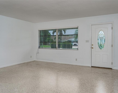 1225 Casabella Drive - Photo Thumbnail 2