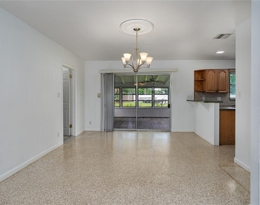 1225 Casabella Drive - Photo Thumbnail 5