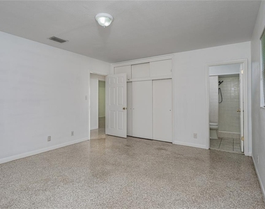 1225 Casabella Drive - Photo Thumbnail 18
